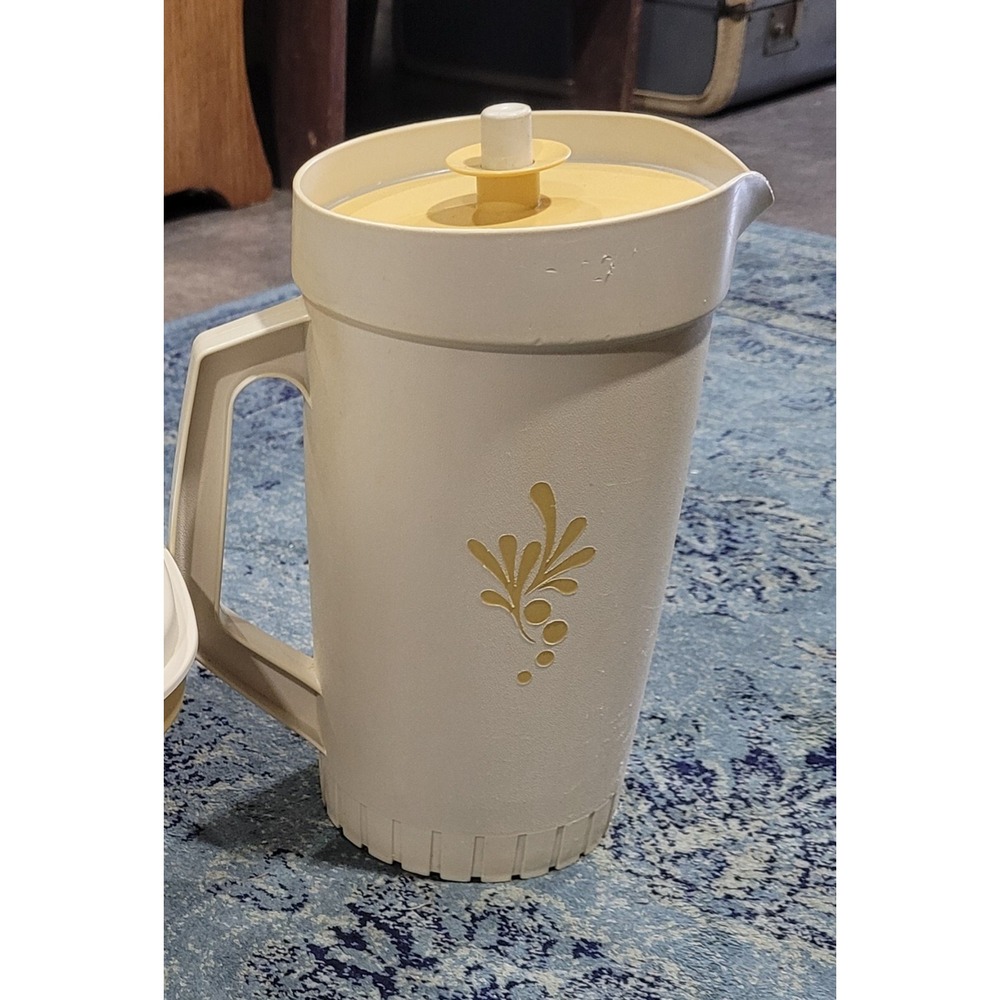 Gold Harvest Wheat Vintage Tupperware 2QT Pitcher 800-7 Push Button Lid 801-3